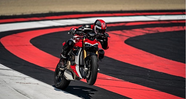 2022 Ducati Streetfighter V4 / V4S